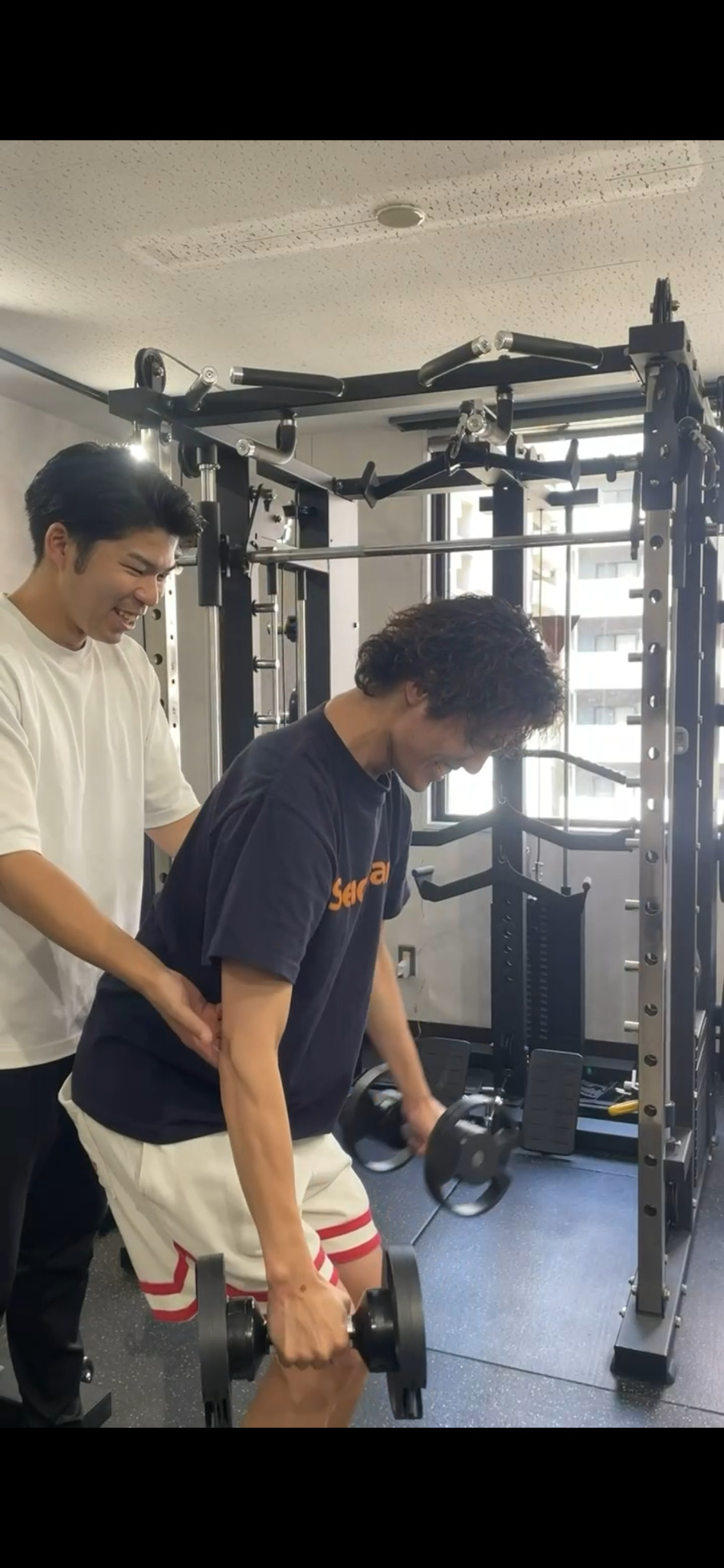 LiftWinでダンベルトレーニングを受けるお客様